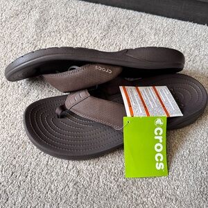 NWT Mens Crocs Bogota Flip Flops Size 11 Espresso